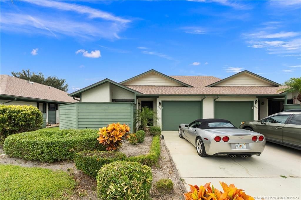 Photo of 6823 SE Bunker Hill Drive, Hobe Sound, FL 33455 (MLS # M20041000)