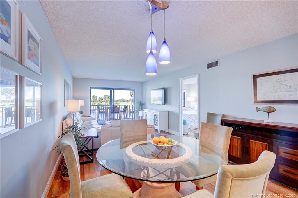 Stuart, Florida 34996, United States, 2 Bedrooms Bedrooms, ,2 BathroomsBathrooms,Residential,Active,229981