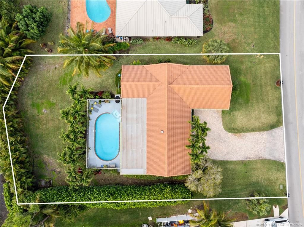 Photo of 3952 SE Fairway W, Stuart, FL 34997 (MLS # M20054188)