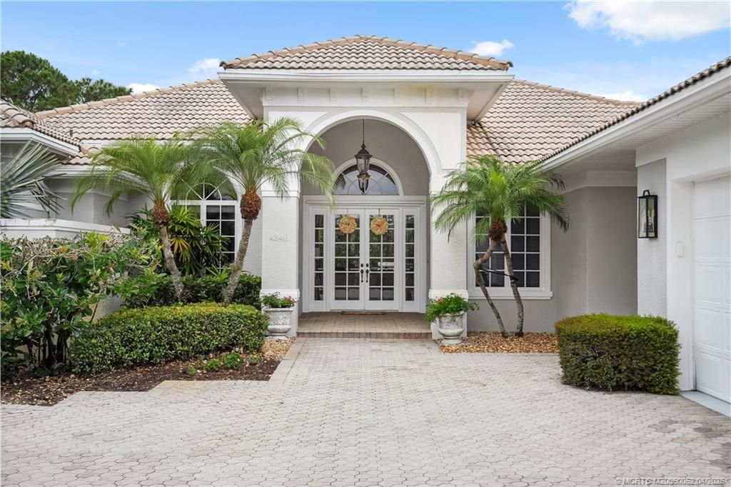 Photo of 4346 SE Waterford Drive, Stuart, FL 34997 (MLS # M20050052)