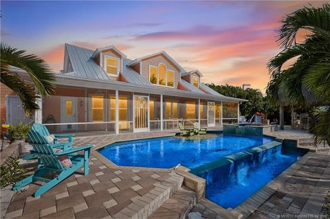 Photo of 802 SE Portage Avenue, Port Saint Lucie, FL 34984 (MLS # M20052776)