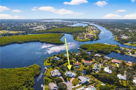 802 SE Portage Avenue Port St Lucie FL 34984