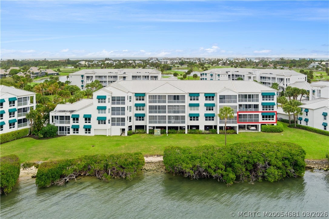 164 NE Edgewater Drive 2106