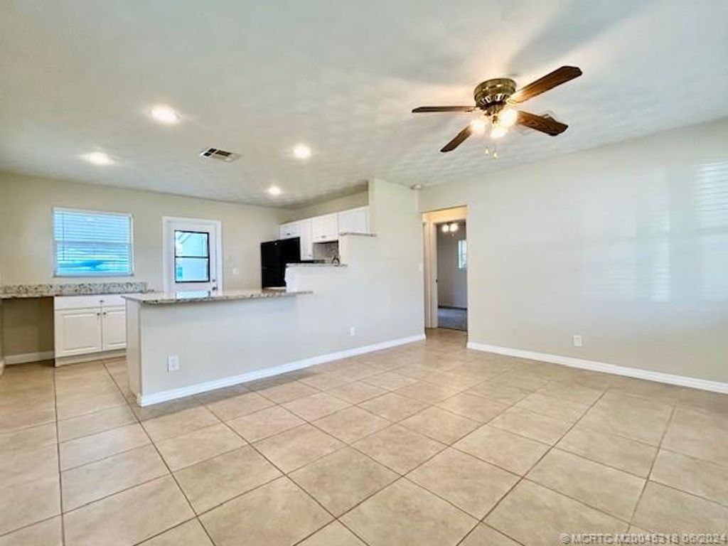 Photo of 2387 SE Harrison Street, Stuart, FL 34997 (MLS # M20045318)