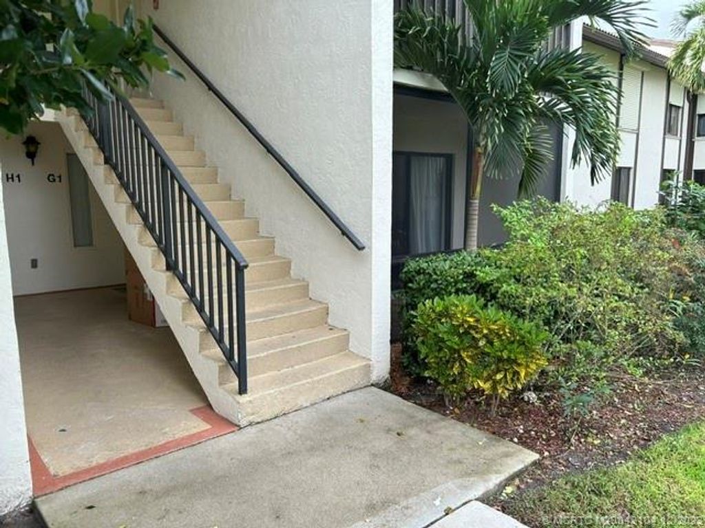 Photo of 1965 SW Silver Pine Way #118-G1, Palm City, FL 34990 (MLS # M20042104)