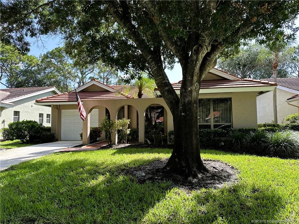 Photo of 2632 SW Willowood Circle, Palm City, FL 34990 (MLS # M20045072)