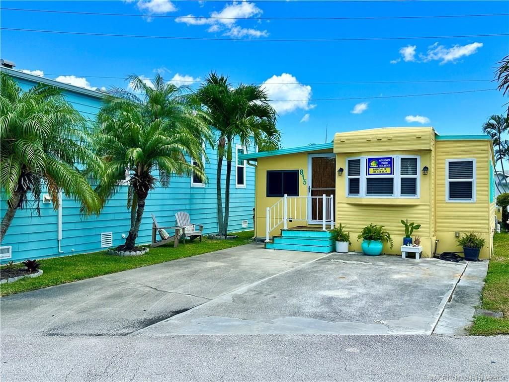 Photo of 815 Nettles Boulevard, Jensen Beach, FL 34957 (MLS # M20045457)