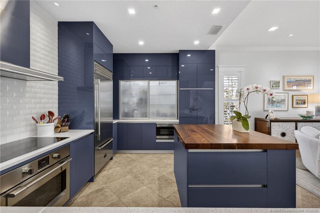 Stuart, Florida, 34994, United States, 3 Bedrooms Bedrooms, ,4 BathroomsBathrooms,Residential,Active,2011398