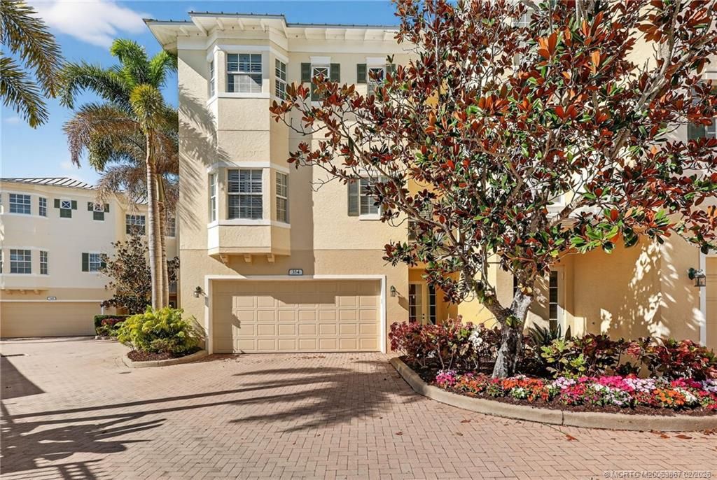 Photo of 334 SW Atlanta Avenue SW, Stuart, FL 34994 (MLS # M20053867)
