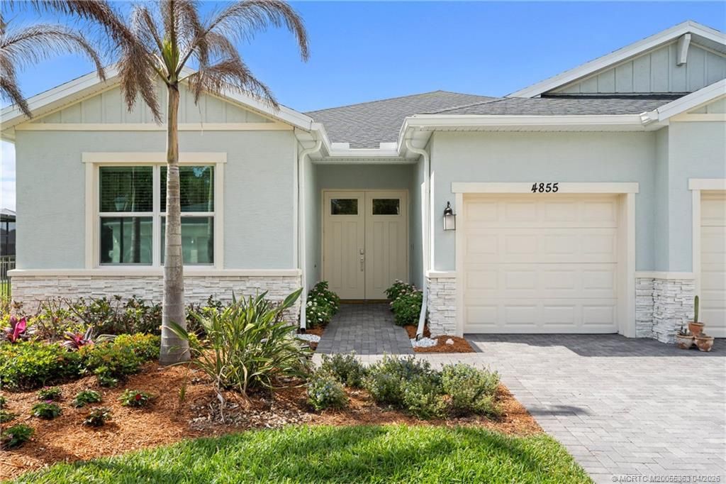 Photo of 4855 BROOKHAVEN MNR SW Mnr SW, Vero Beach, FL 32968 (MLS # M20055363)