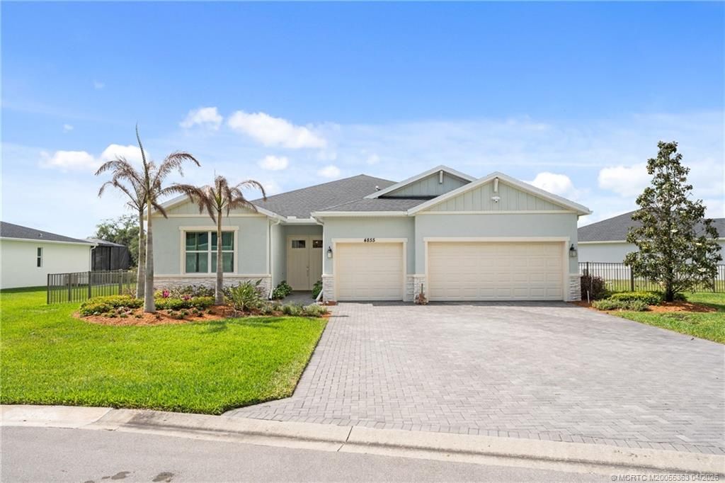 Photo of 4855 BROOKHAVEN MNR SW Mnr SW, Vero Beach, FL 32968 (MLS # M20055363)