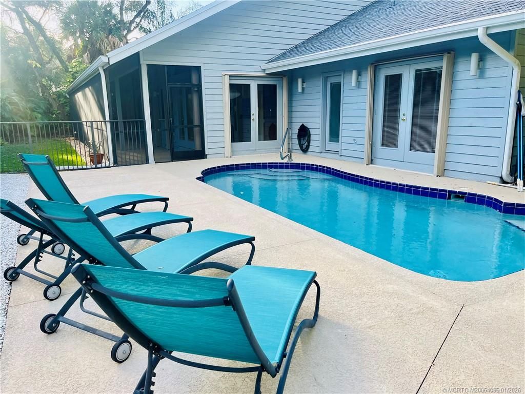 Photo of 8 Kingston Court, Stuart, FL 34996 (MLS # M20054096)