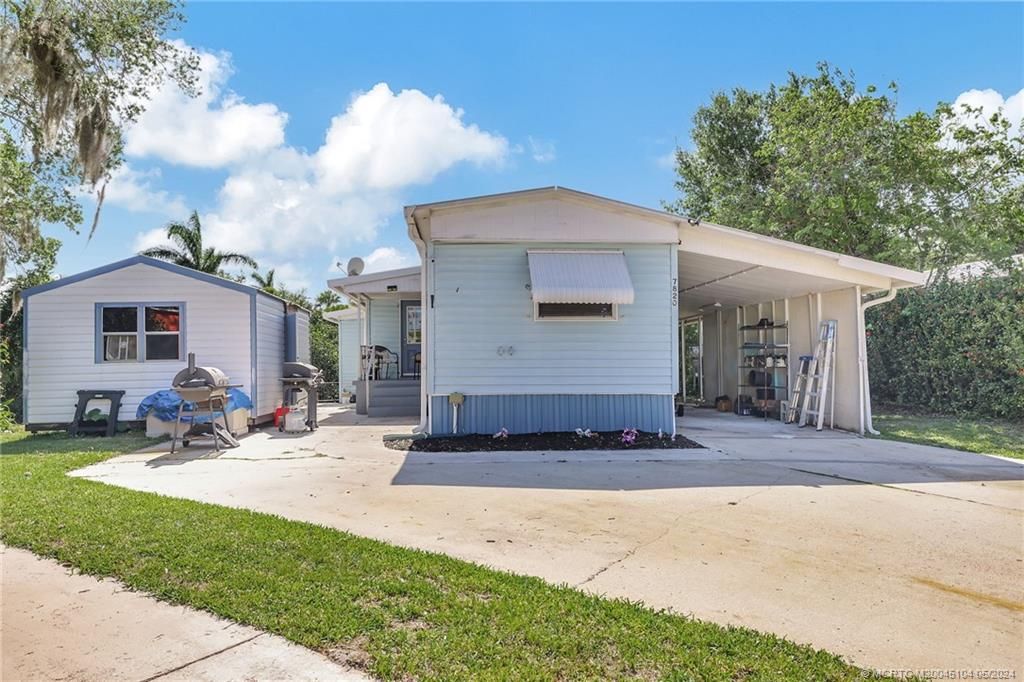 Photo of 7820 SE Fork River Drive, Stuart, FL 34997 (MLS # M20045104)