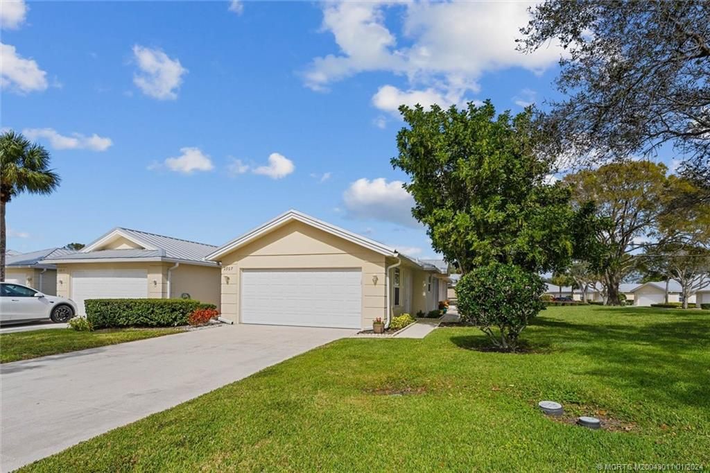 Photo of 2807 SW Ridgewood Place, Palm City, FL 34990 (MLS # M20043011)