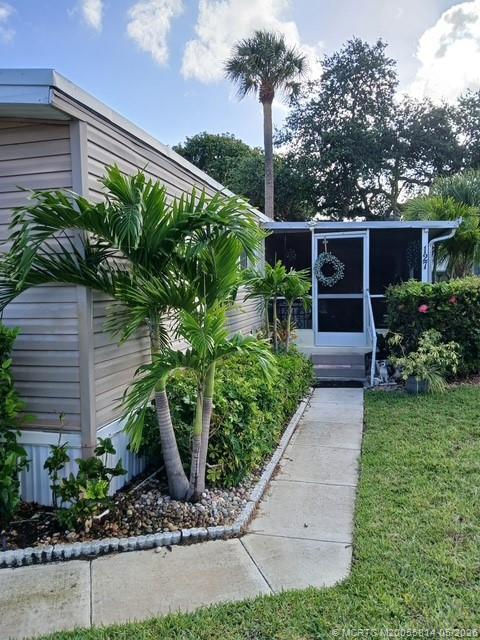 Mobile Home For Sale - 2555 Pga Boulevard #127<br/> Palm Beach Gardens, FL 33410