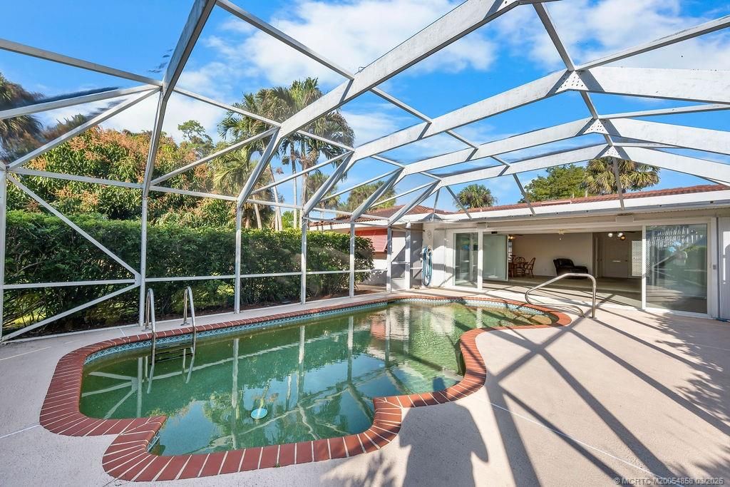 Photo of 701 SW Cleveland Avenue, Stuart, FL 34994 (MLS # M20054858)