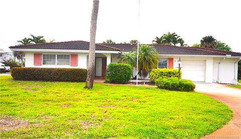 Photo of 701 SW Cleveland Avenue, Stuart, FL 34994 (MLS # M20054858)