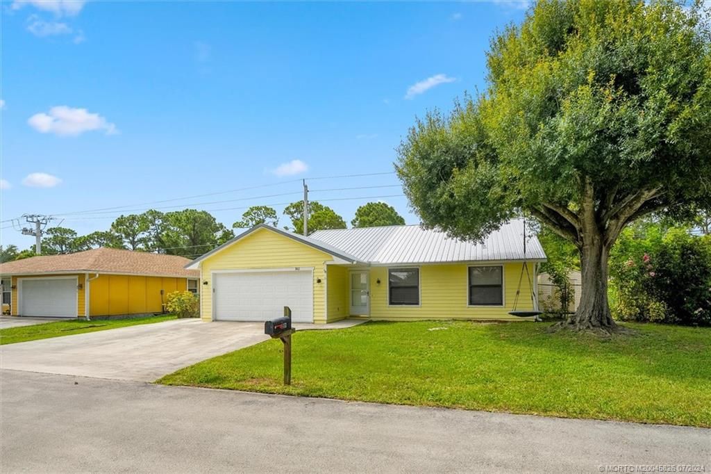 Photo of 1461 SW Vizcaya Circle, Palm City, FL 34990 (MLS # M20045826)