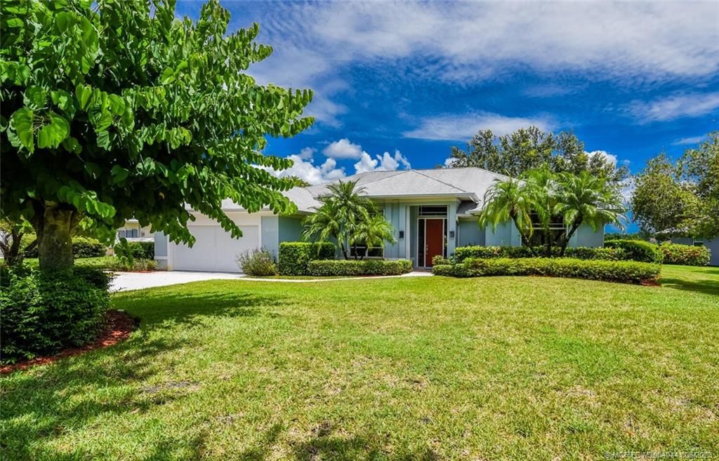 Photo of 2232 SW Danforth Circle, Palm City, FL 34990 (MLS # M20040441)