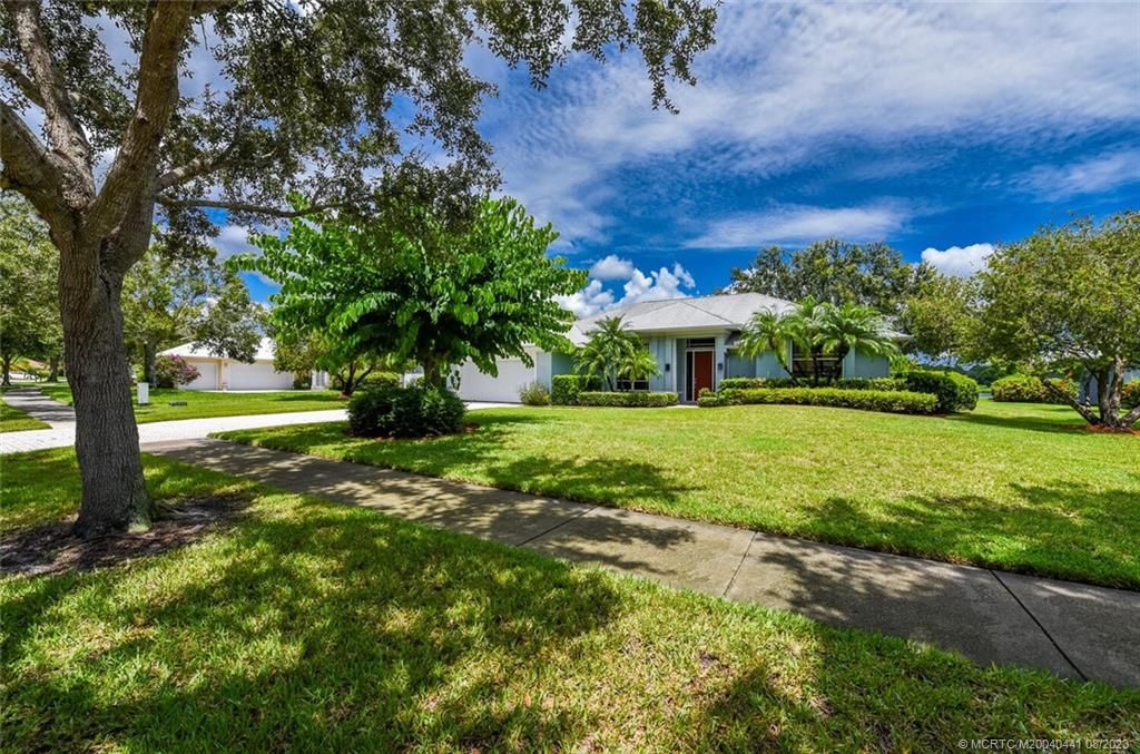 Photo of 2232 SW Danforth Circle, Palm City, FL 34990 (MLS # M20040441)