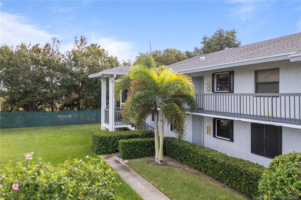 Photo of 1210 SE Parkview Place #E-9, Stuart, FL 34994 (MLS # M20042054)