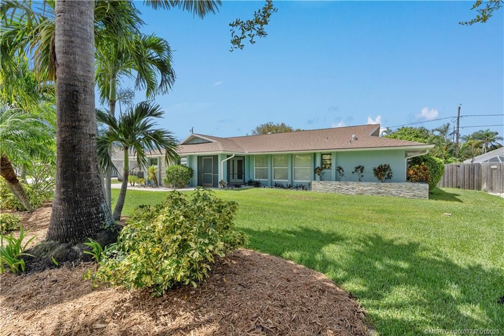 Photo of 5225 SE Orange Street, Stuart, FL 34997 (MLS # M20037737)