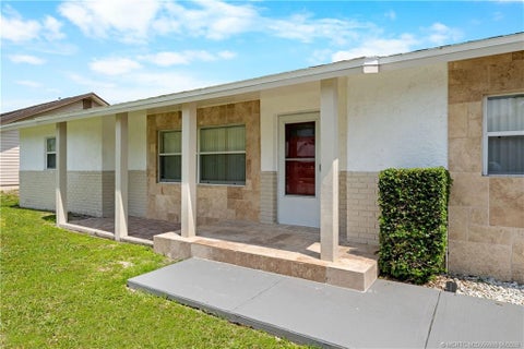Photo of 1670 SE Madison Street, Stuart, FL 34997 (MLS # M20055988)
