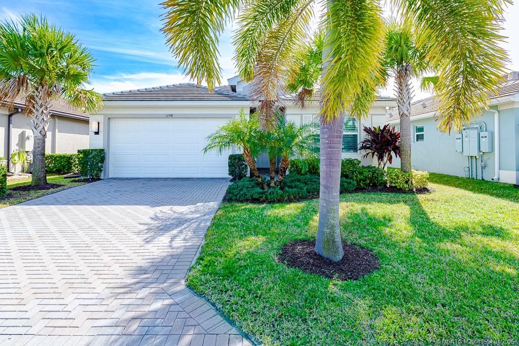 Photo of 11398 SW Carlisle Crossing Avenue, Port Saint Lucie, FL 34987 (MLS # M20048554)