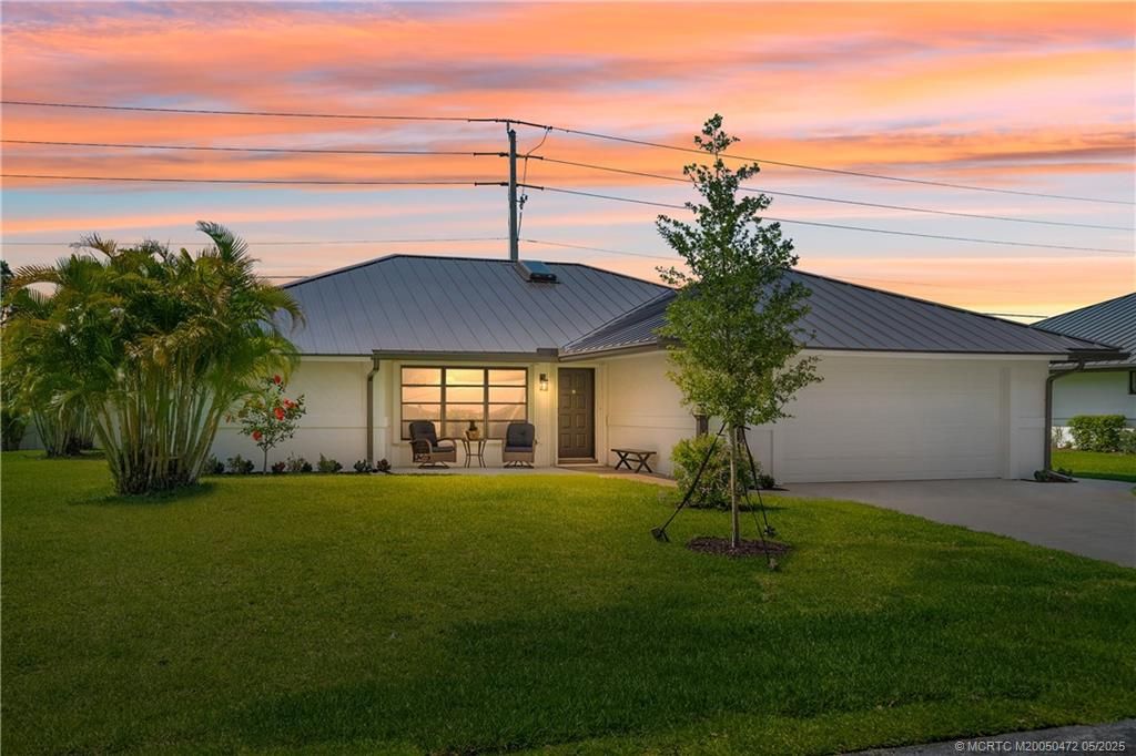 Photo of 5110 SE Hanson Circle, Stuart, FL 34997 (MLS # M20050472)