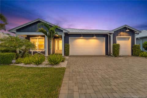 Homes For Sale - 1868 SW Pinewood Way<br/> Palm City, FL 34990