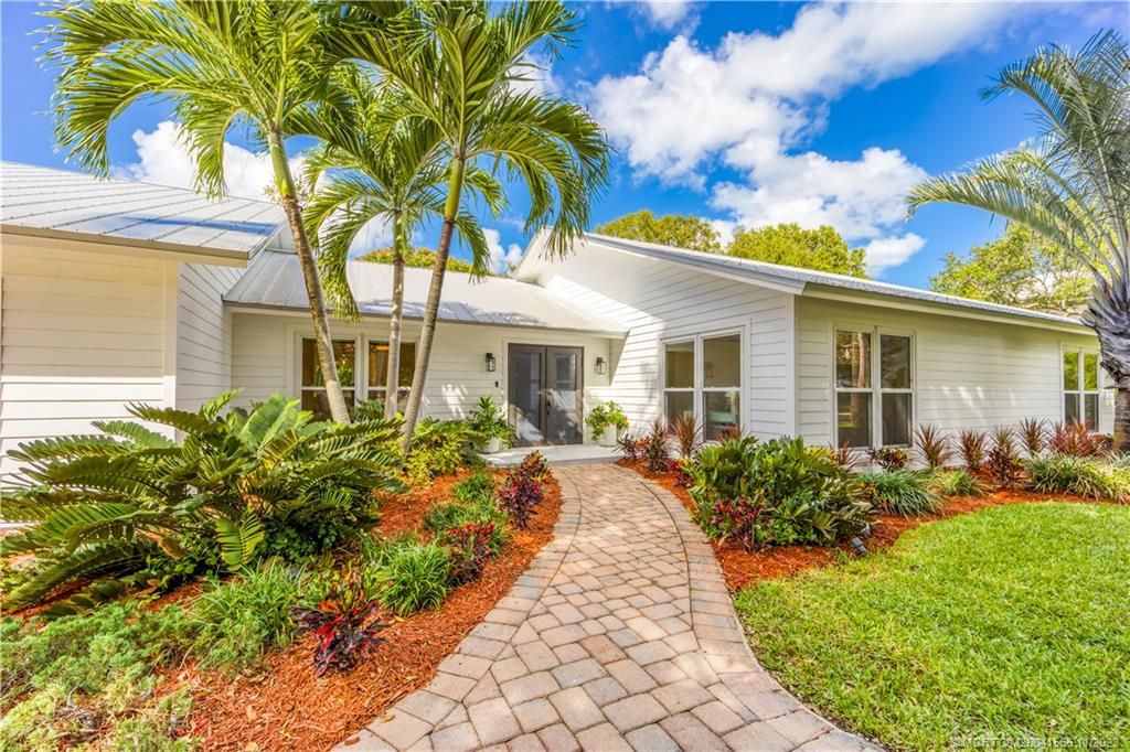 Photo of 10 Ridgeland Drive, Sewalls Point, FL 34996 (MLS # M20041566)