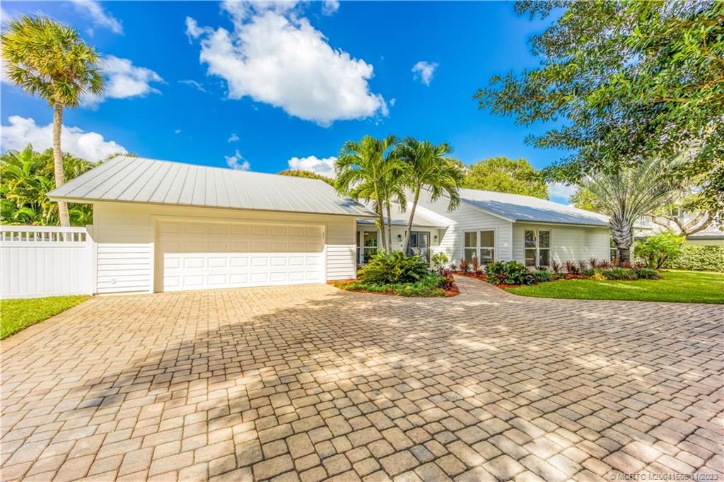 Photo of 10 Ridgeland Drive, Sewalls Point, FL 34996 (MLS # M20041566)