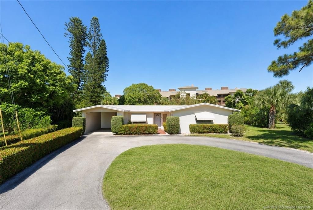 Photo of 391 SE Edgewood Drive, Stuart, FL 34996 (MLS # M20055687)