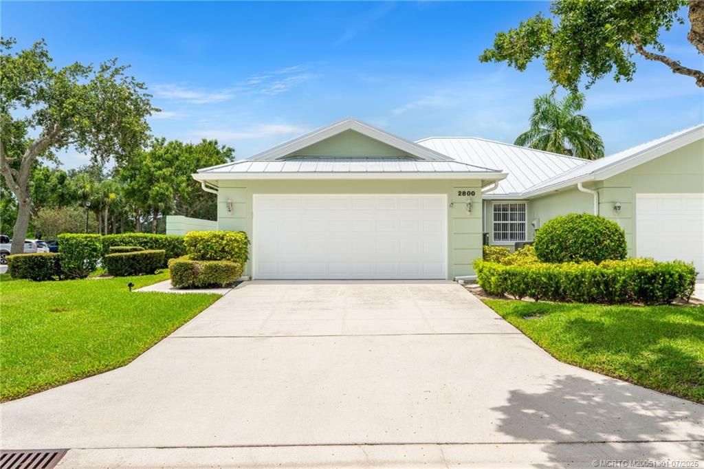 Photo of 2800 SW Ridgewood Place, Palm City, FL 34990 (MLS # M20051301)
