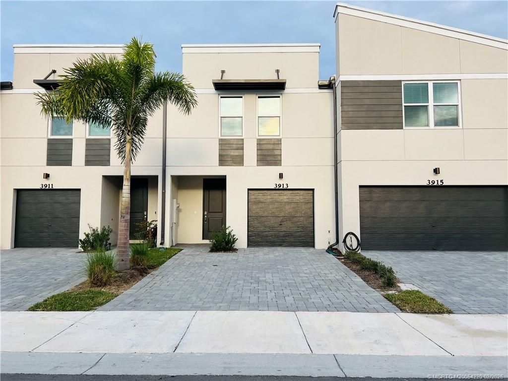 Photo of 3913 Mentmore Lane, Stuart, FL 34997 (MLS # M20054220)