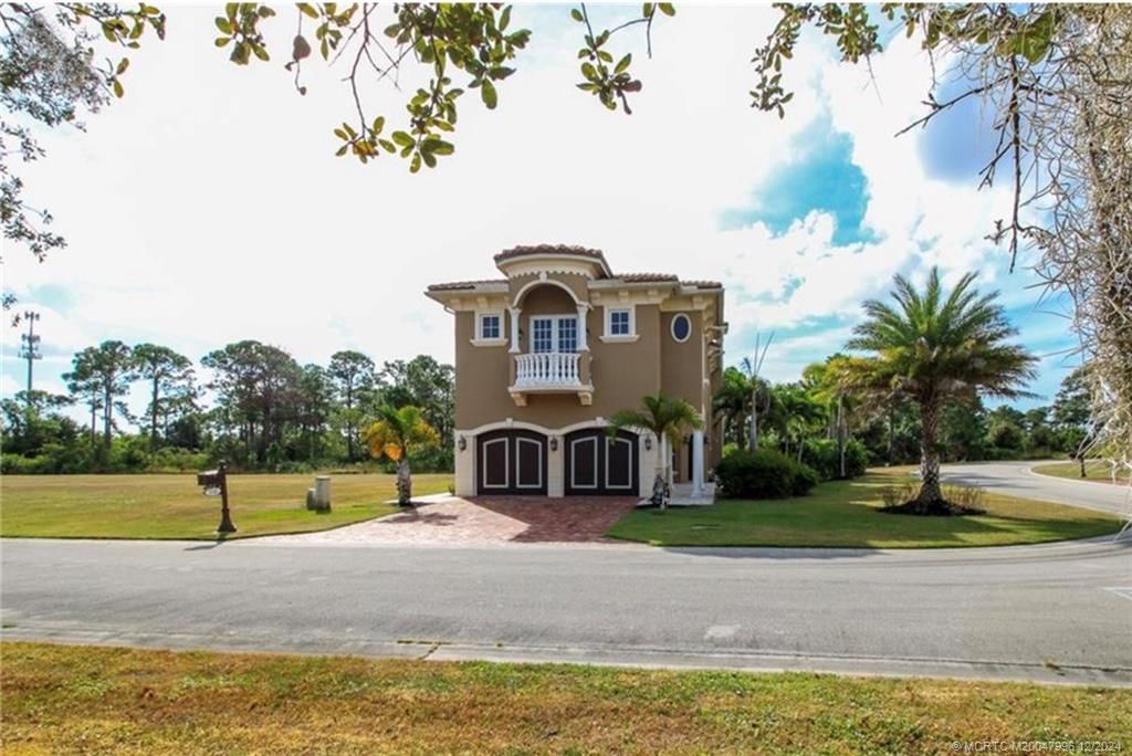Photo of 124 SE Cortile Pinero, Port Saint Lucie, FL 34952 (MLS # M20047996)