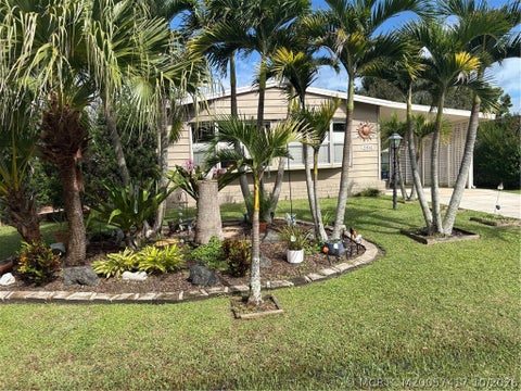 Photo of 2841 SW Monarch Trail, Stuart, FL 34997 (MLS # M20057417)