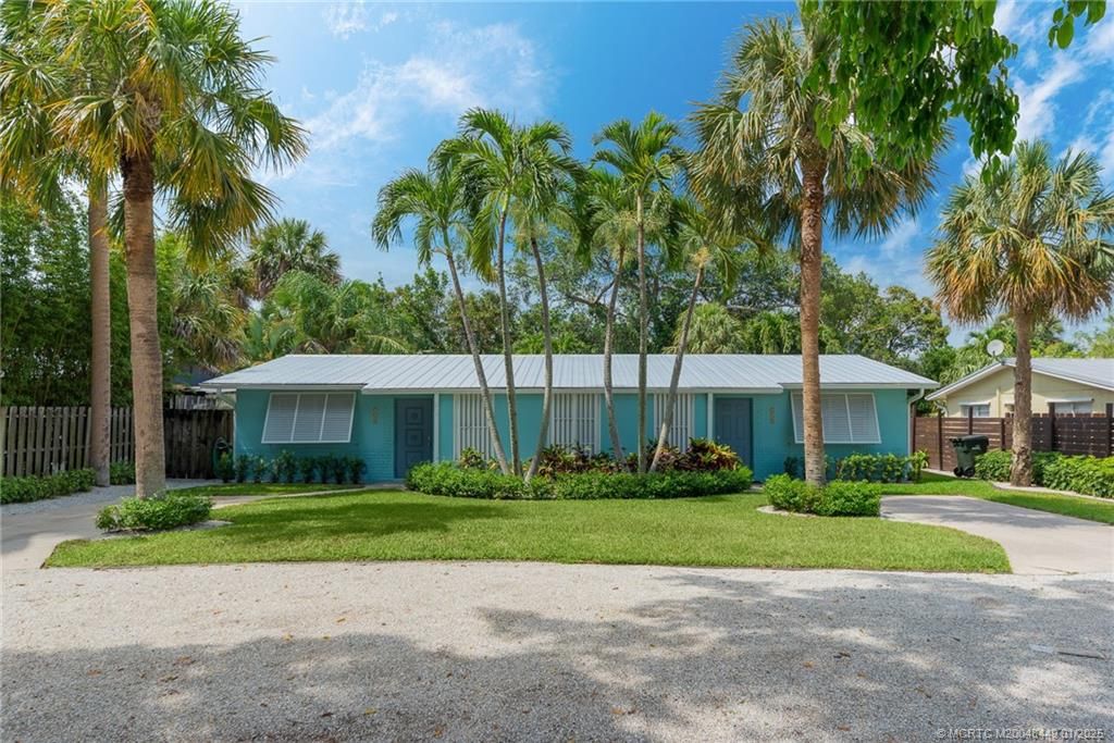 Photo of 713 SE Stypmann Boulevard, Stuart, FL 34994 (MLS # M20048449)