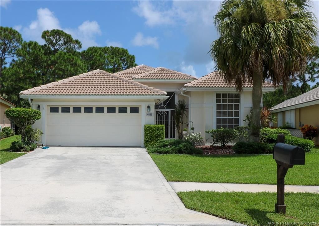 Photo of 4832 SE Mariner Village Lane, Stuart, FL 34997 (MLS # M20040716)