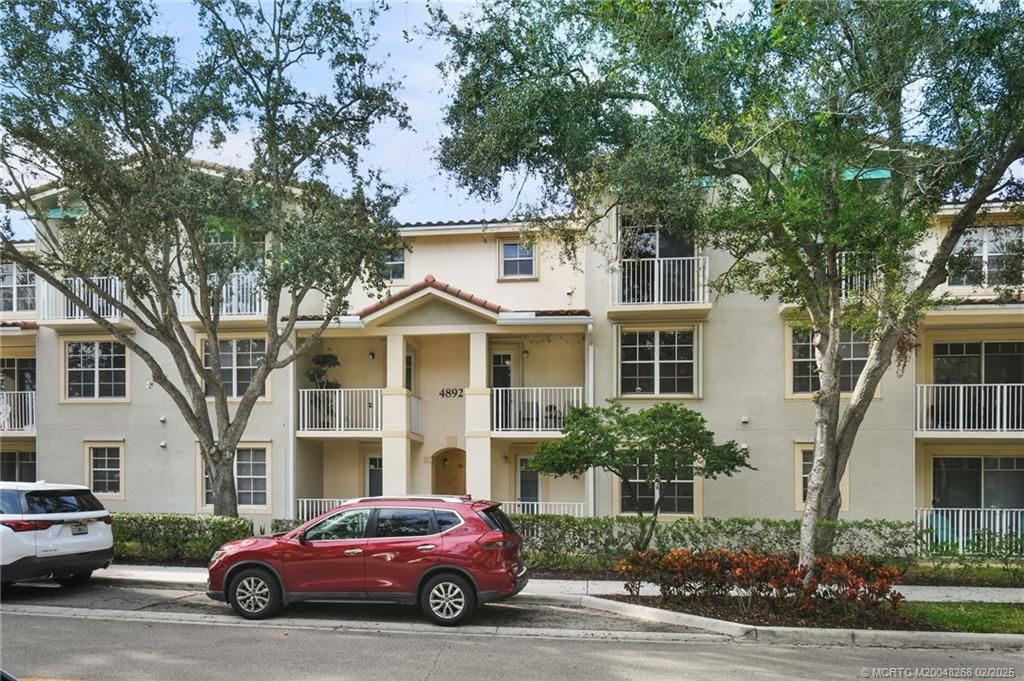 Photo of 4892 CHANCELLOR Drive #APT 22, Jupiter, FL 33458 (MLS # M20048268)