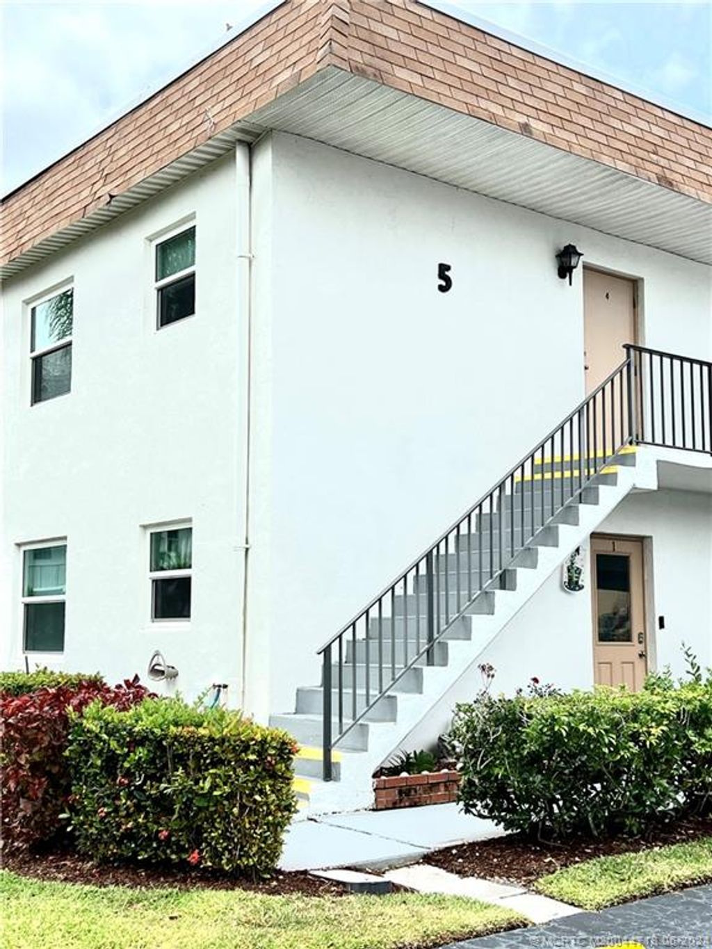 Photo of 2950 SE OCEAN Boulevard #4, Stuart, FL 34996 (MLS # M20044718)