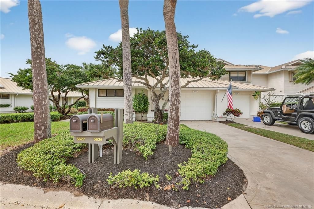 Photo of 5627 SE Foxcross Place, Stuart, FL 34997 (MLS # M20053832)