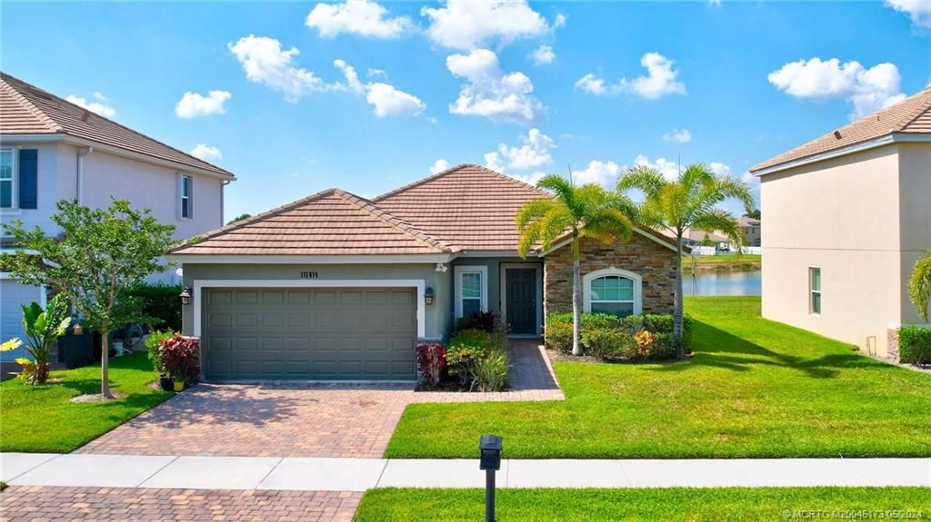 Photo of 11535 SW Halton Street, Port Saint Lucie, FL 34987 (MLS # M20045173)