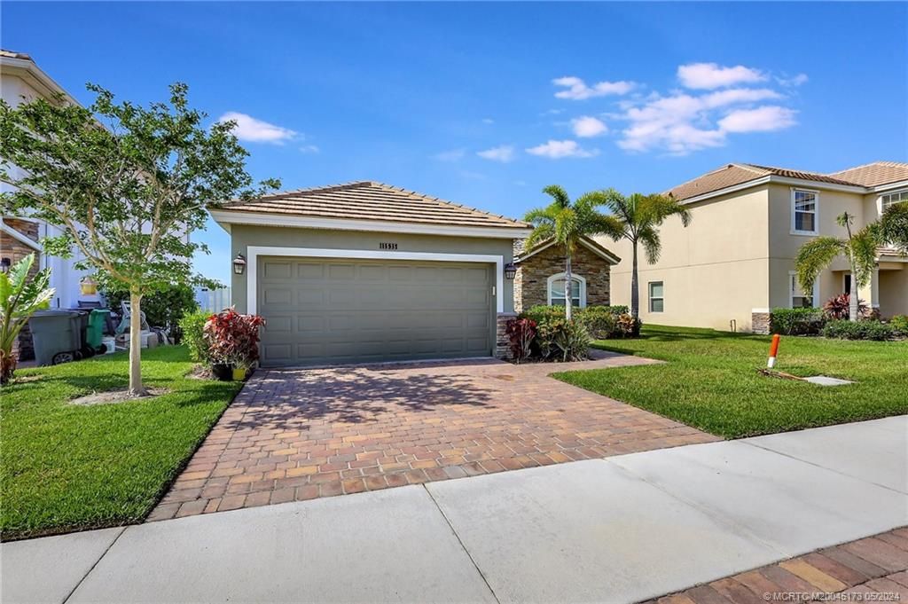 Photo of 11535 SW Halton Street, Port Saint Lucie, FL 34987 (MLS # M20045173)