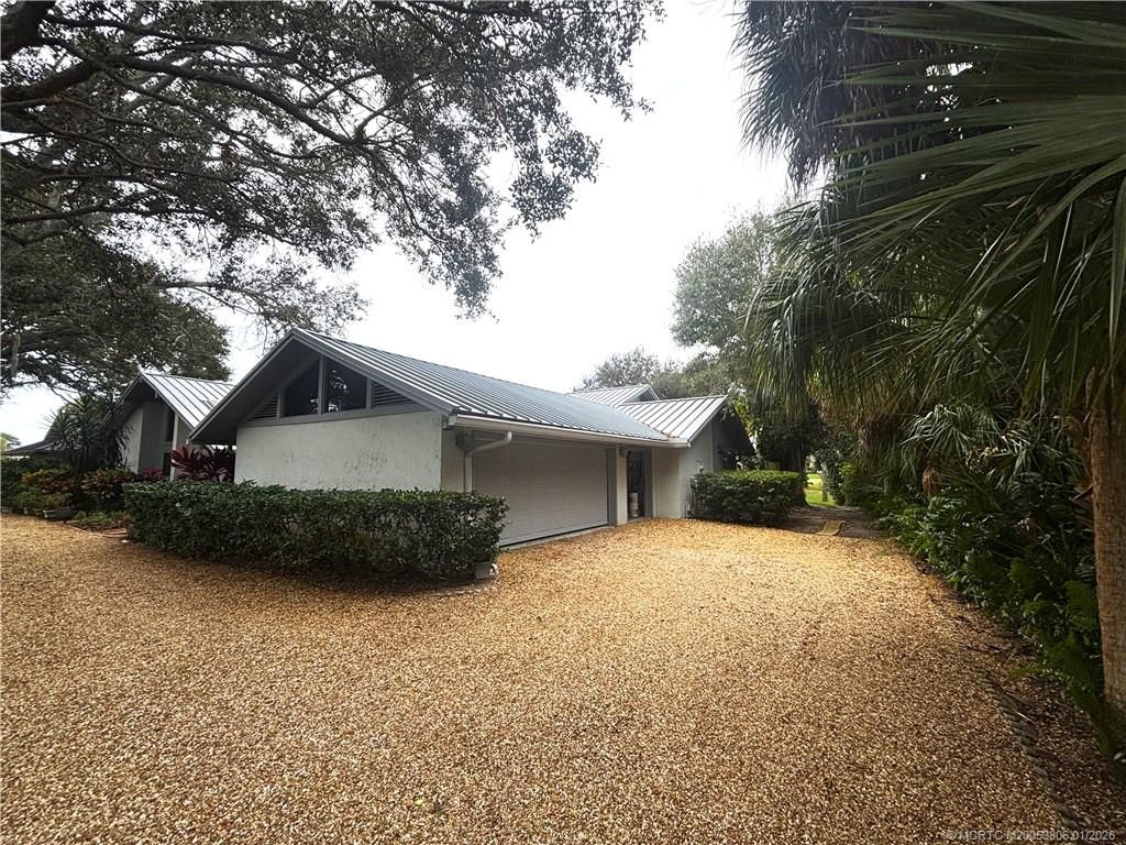Photo of 5220 SE Burning Tree Circle S, Stuart, FL 34997 (MLS # M20053806)