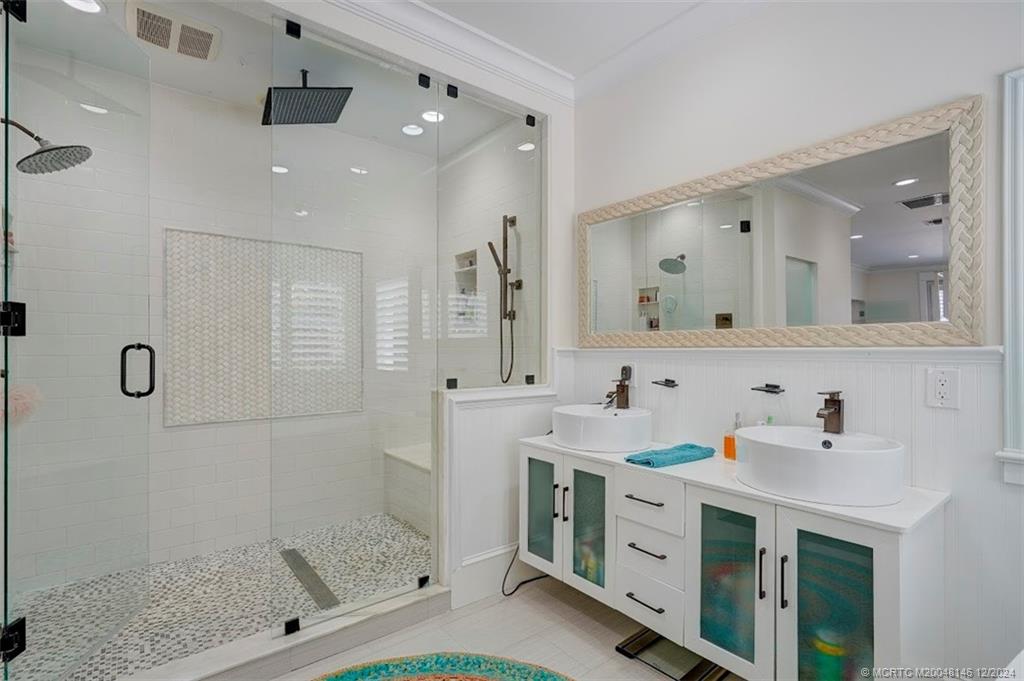 Stuart, Florida 34996, United States, 5 Bedrooms Bedrooms, ,5 BathroomsBathrooms,Residential,Active,25228