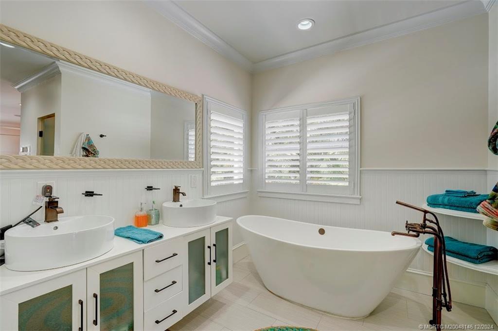 Stuart, Florida 34996, United States, 5 Bedrooms Bedrooms, ,5 BathroomsBathrooms,Residential,Active,25228