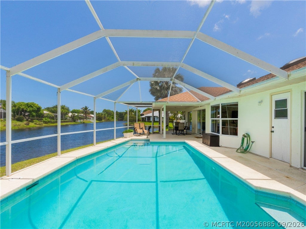 1123 SW Oak Hollow Court