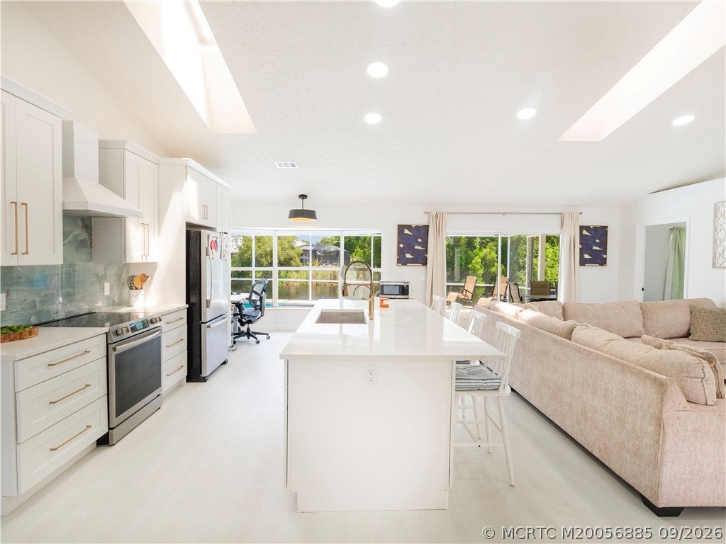 1123 SW Oak Hollow Court