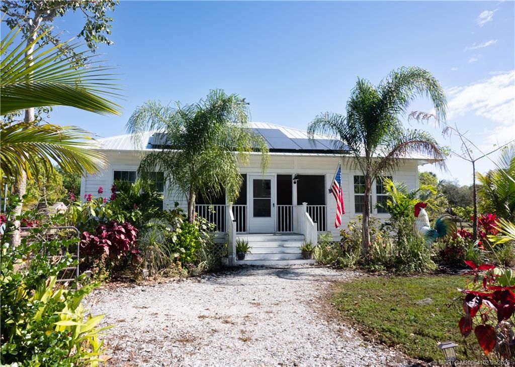 Photo of 3121 Old Edwards Road, Fort Pierce, FL 34981 (MLS # M20054102)